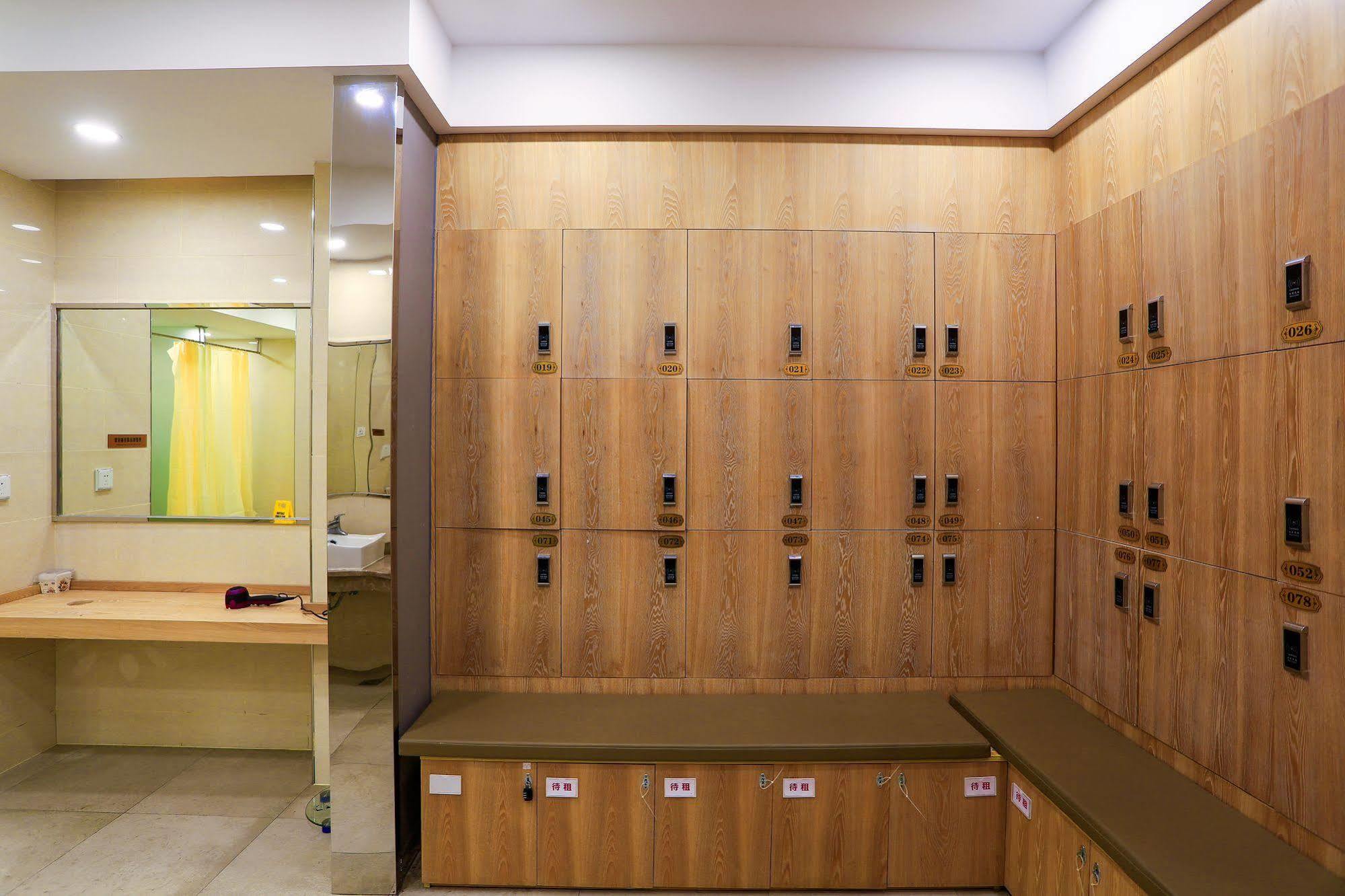 Yiwu International Mansion Hotel Bagian luar foto